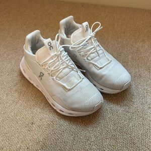 ON CLOUD • SIZE 8 • CLOUDNOVA